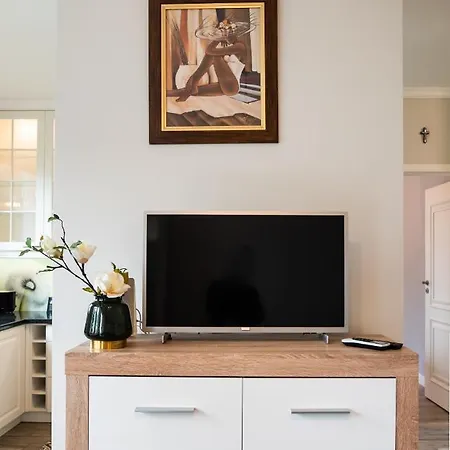 Prestige Verdant By Bookinghost *